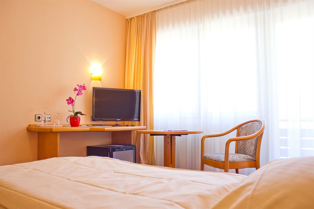 Waldhotel Forellenhof Баден-Баден Екстериор снимка