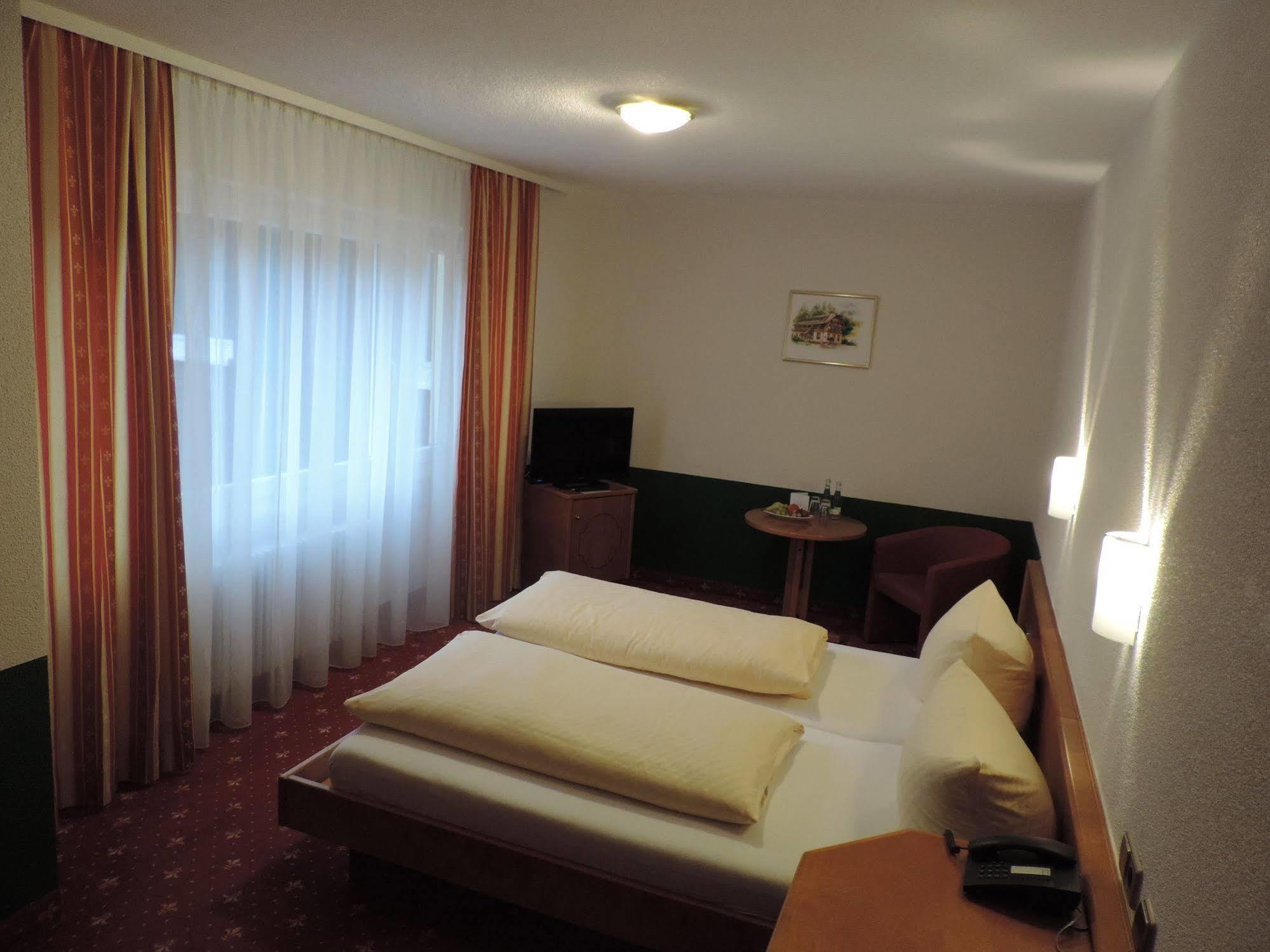 Waldhotel Forellenhof Баден-Баден Екстериор снимка
